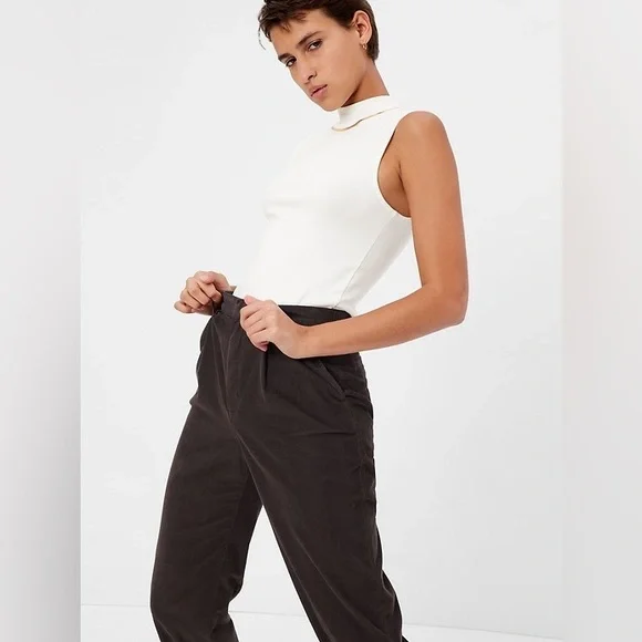 2/$20🍁Gap | High rise pleated taper corduroy pants (6) - Picture 3 of 11